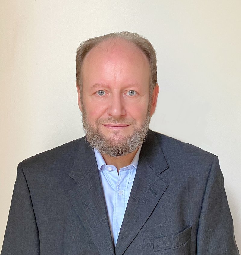 Reto Gruenenfelder — IT & AI Advisor, Malaysia